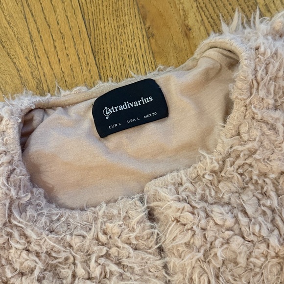 ✨ Stradivarius Pink Fuzzy Faux Fur Jacket Size Large EUC ✨ - Picture 2 of 4